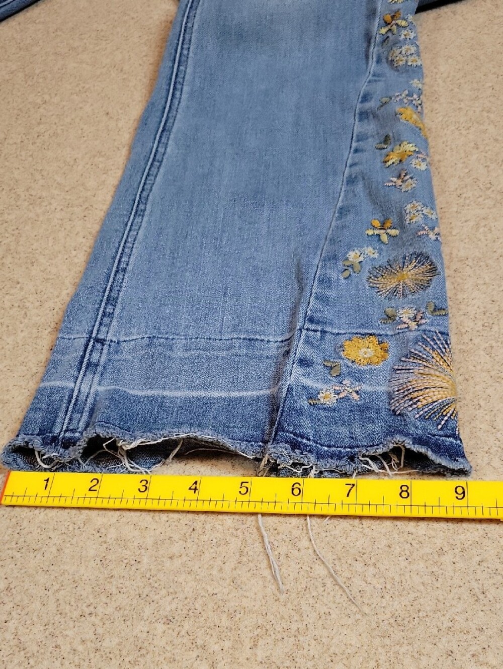 Ashley Mason Embroidered Flare Raw Hem Denim Jeans Cotton Blend Stretch Size 28 - Picture 14 of 14